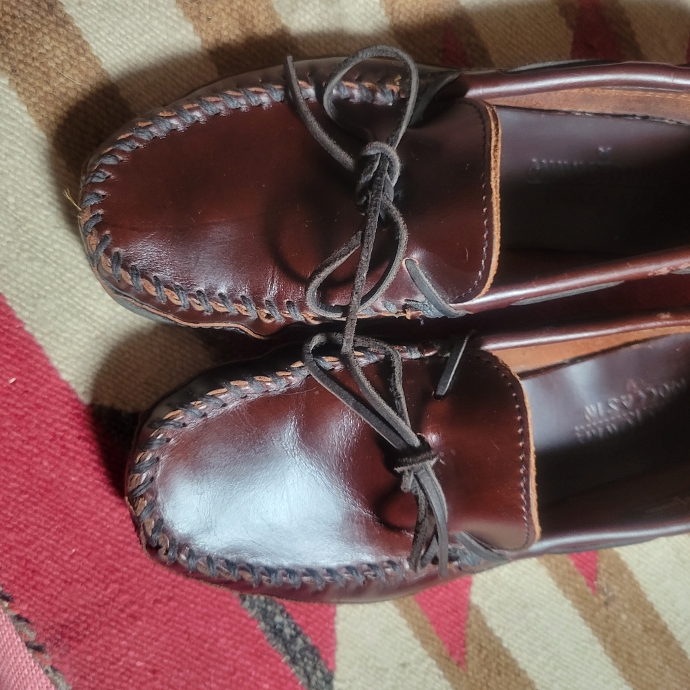 Minnetonka Moccasin Leather Loafers - Picture 2 of 11